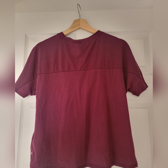 The North Face Women's Burgundy Relaxed Fit Waist Length Active Shirt Size Small - Picture 8 of 10